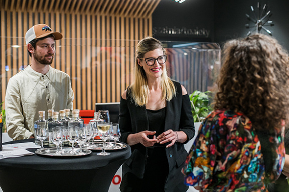 Musieliśmy znaleźć rozwiązanie na wykorzystanie resztek chleba. Wtedy powstał pomysł na produkcję alkoholu – Bartłomiej Rak (Rebread)