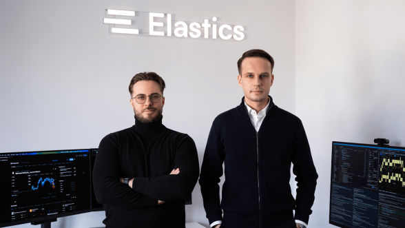 Polski startup Elastics pozyskuje 7,2 mln PLN na demokratyzację handlu ilościowego