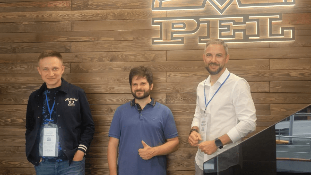 AGC-POLAND: inteligentna kontrola jakości dla przemysłu 5.0 – człowiek i AI ramię w ramię