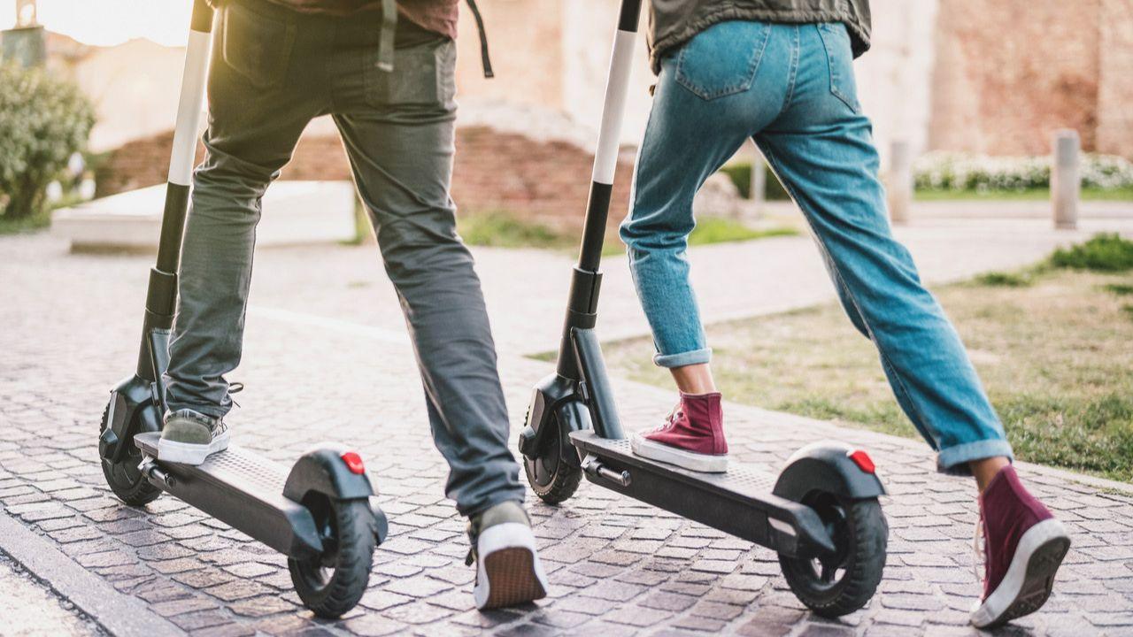 Cachet umożliwia miastom ubezpieczenie się od kolizji spowodowanych przez hulajnogi elektryczne