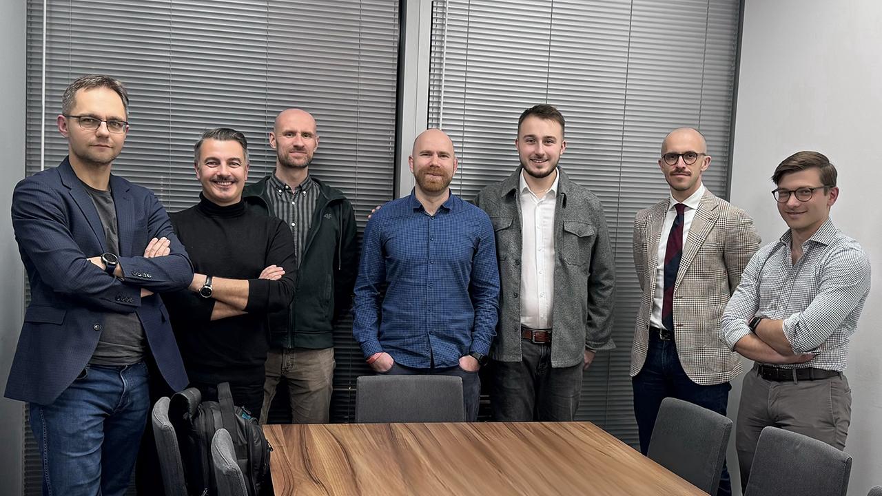 50 milionów linii kodu i będzie więcej: 0,5 mln dolarów dla Codejet.ai od Sunfish Partners