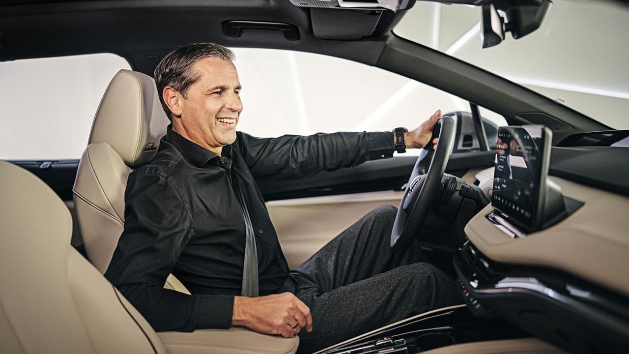 Laura zabierze Cię w bezpieczną podróż: Škoda wprowadza ChatGPT do swoich samochodów