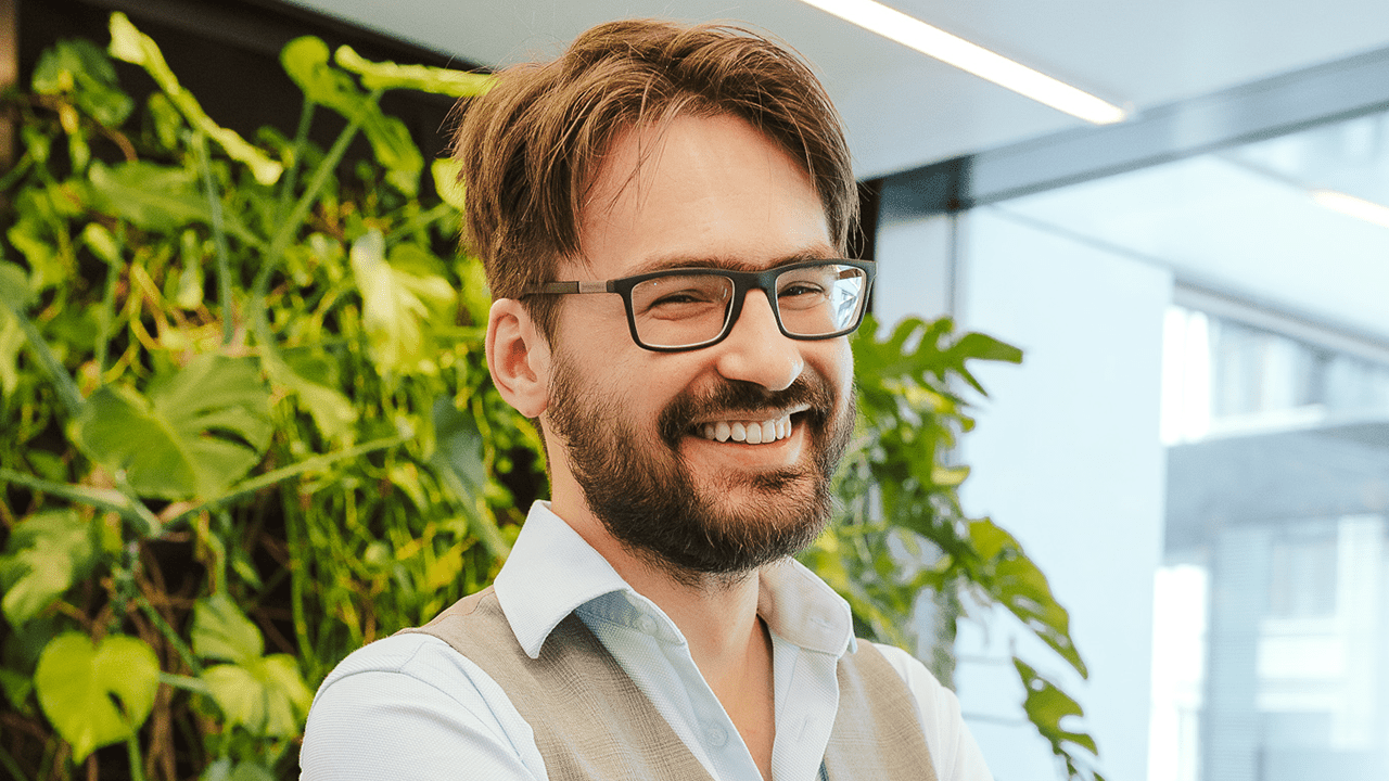 Nowy granulat, czyli święty Graal druku 3D – Dominik Zdybał (Alpha Powders)