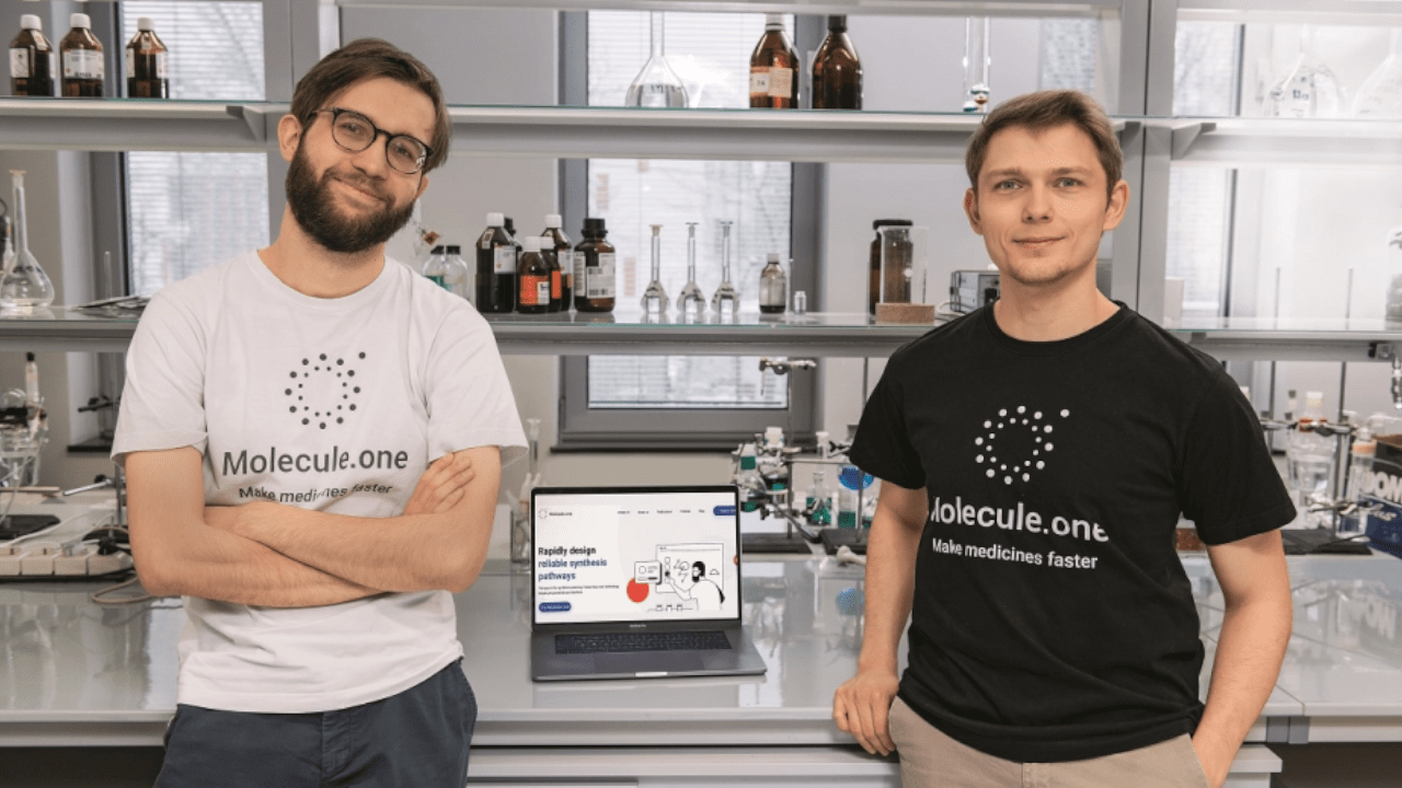 Polski startup triumfuje w prestiżowym konkursie: pierwsze miejsce dla Molecule.one w nowojorskim AI Challenge