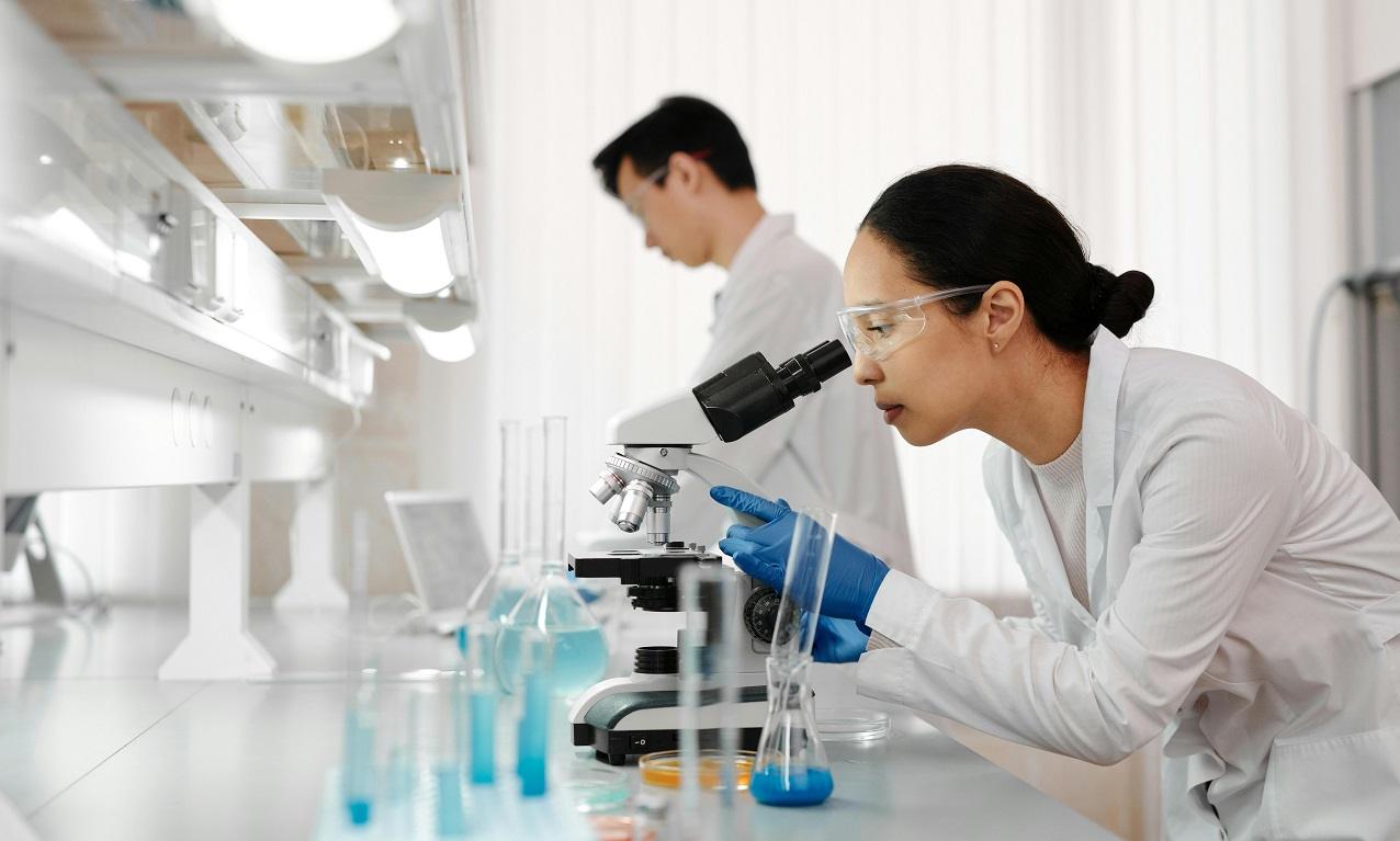 Naukowcy z Gdańska i Wrocławia z nową metodą oczyszczania zanieczyszczeń z wód