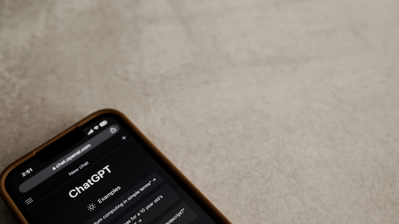 Kupuj bez opuszczania czatu: OpenAI otwiera ChatGPT na sprzedawców Etsy i Shopify