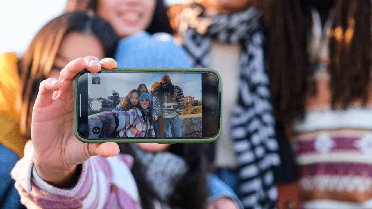 Etui z wbudowaną baterią do iPhone 17 – czy to się opłaca?