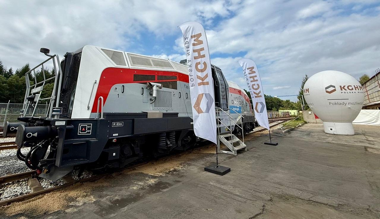 KGHM przetestowało lokomotywę na wodór