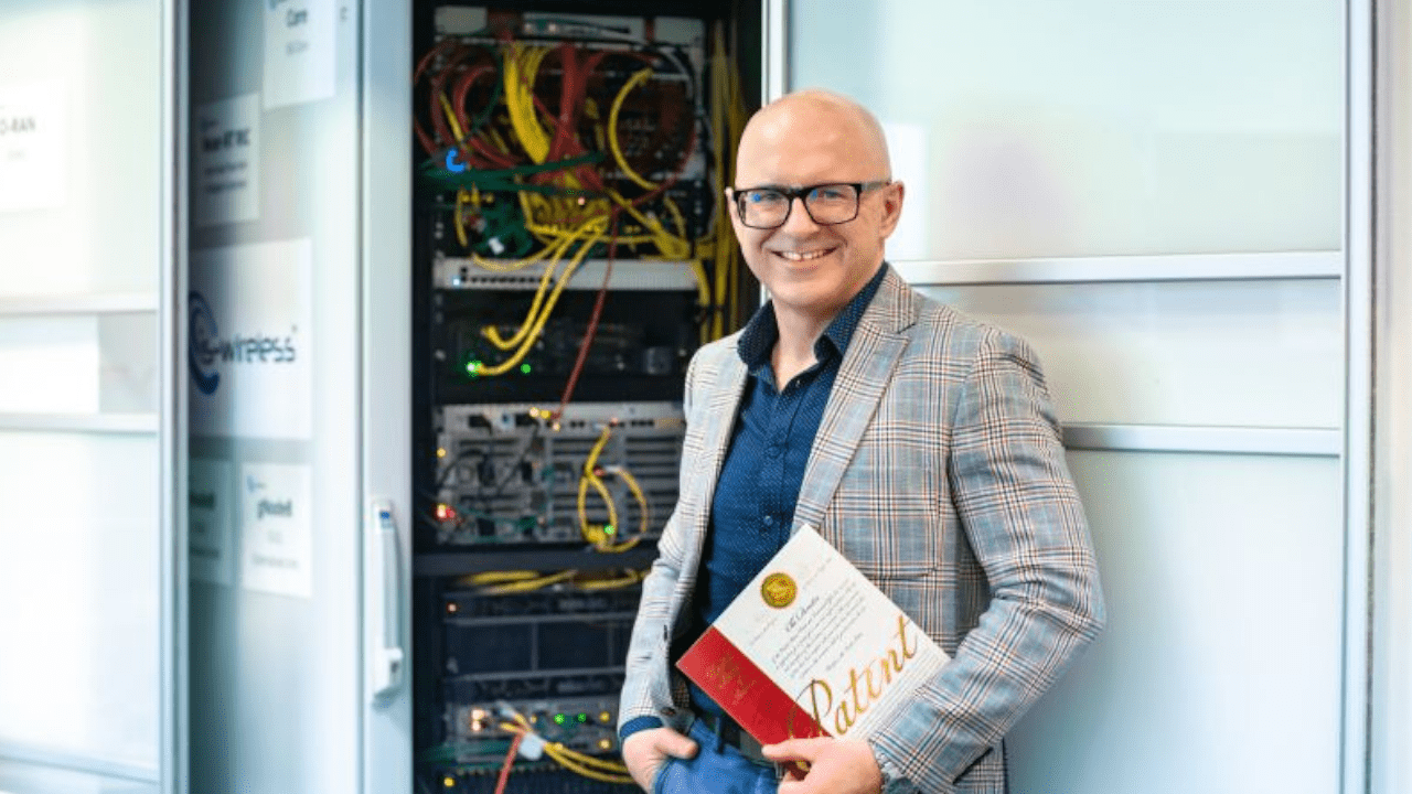 Czy Polska wykorzysta szansę bycia pierwszym krajem z w pełni odporną, płynną infrastrukturą 5G? Rozmowa z dr. inż. Sławomirem Pietrzykiem (CEO IS-Wireless)