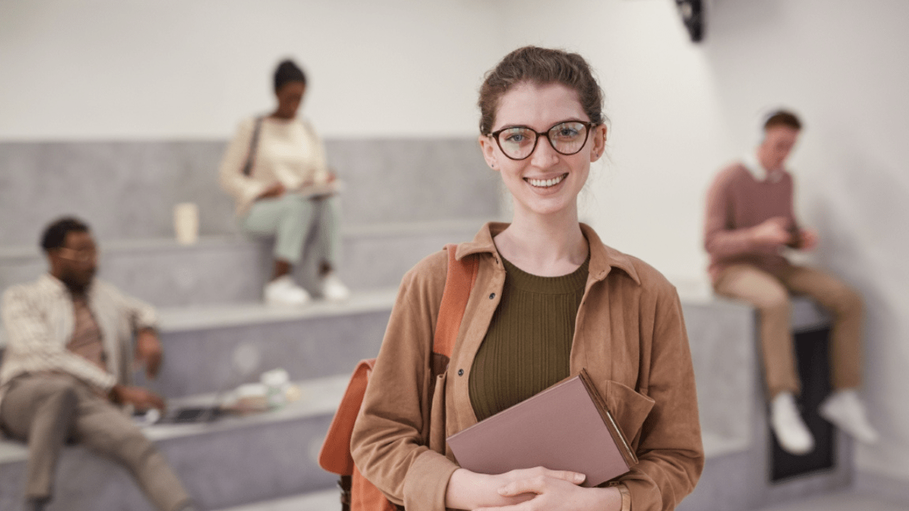Lider zespołu czy nauczyciel? Sprawdź studia z zarządzania i pedagogiki!