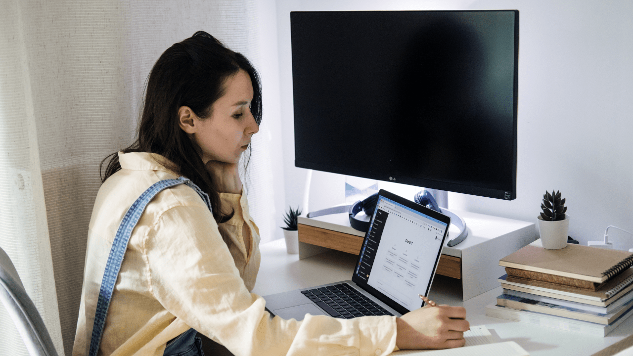 Dlaczego ChatGPT uczy nas mniej niż Google?