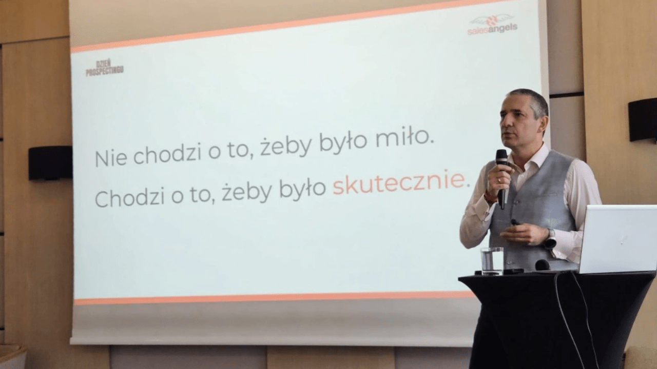 Dobry cold calling nie jest natrętny – Karol Bartkowski o sztuce sprzedaży