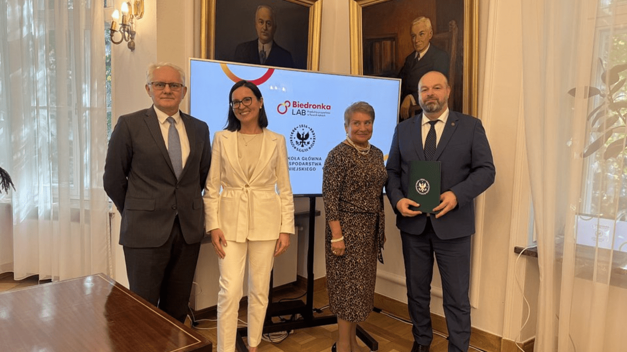 Nauka spotyka biznes. Rewolucja w produktach żywnościowych dzięki współpracy Biedronki i SGGW