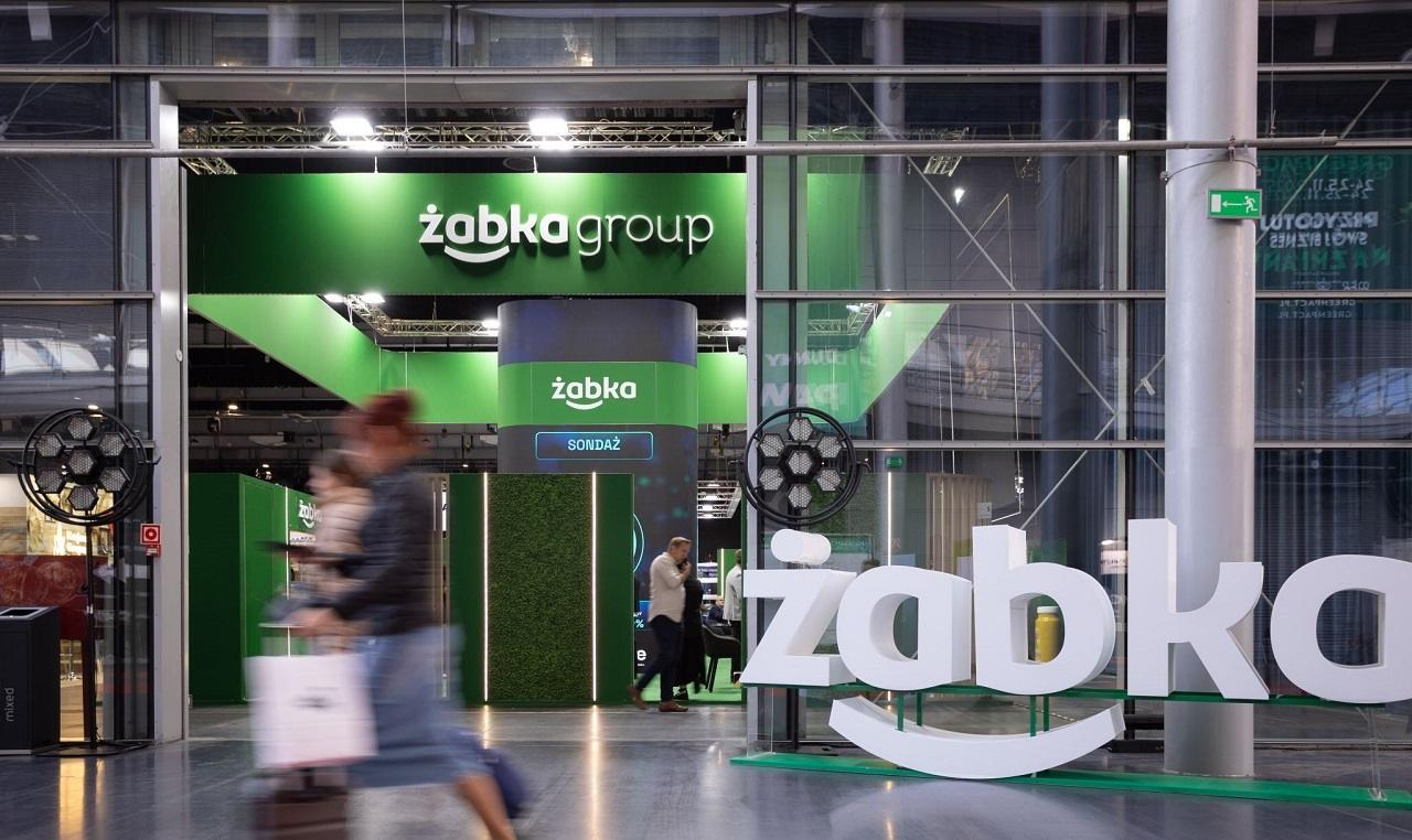 Żabka rozwija skrzydła w e-commerce. Sieć uruchomi własną logistykę Izidrop