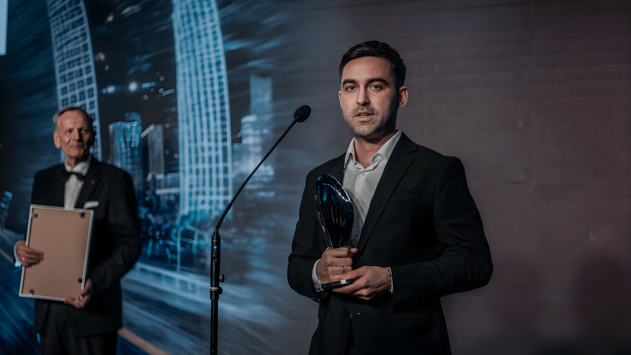 Prometeusz w kitlu. Jak polskie AI wykrada „ogień” wiedzy z medycznego Olimpu?