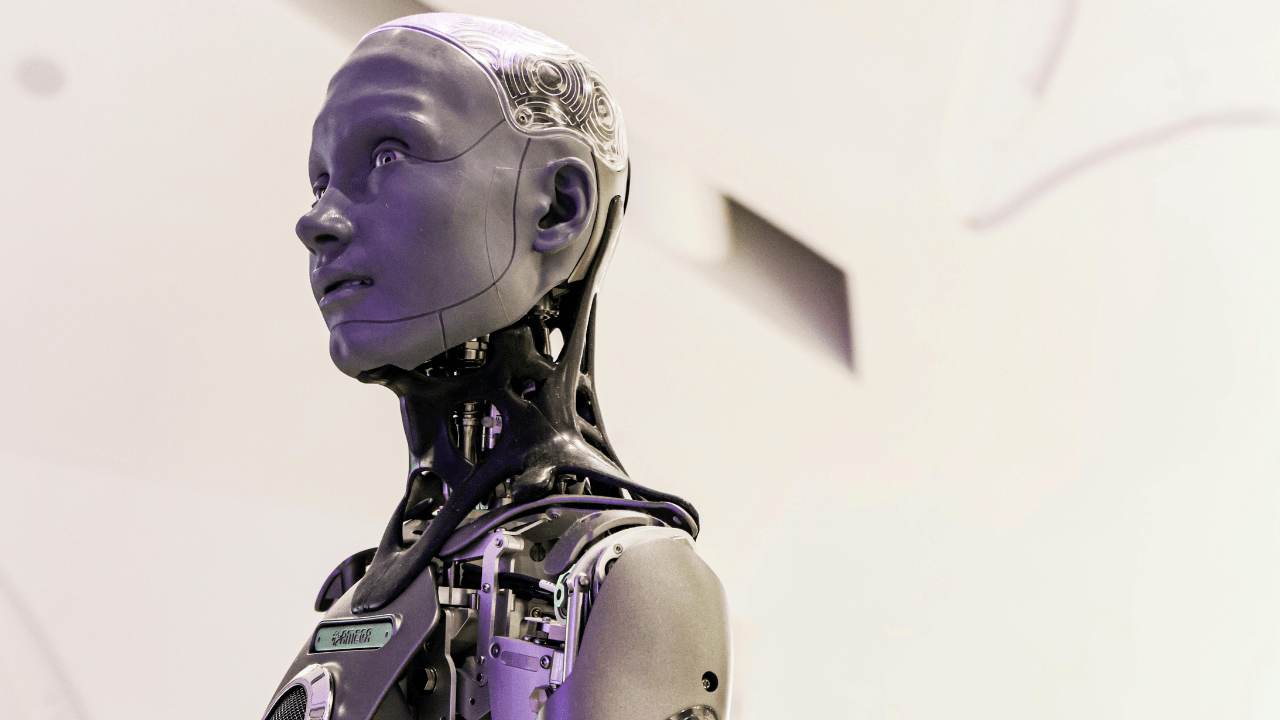 RJ Scaringe: „roboty nie muszą robić fikołków, by budować samochody”