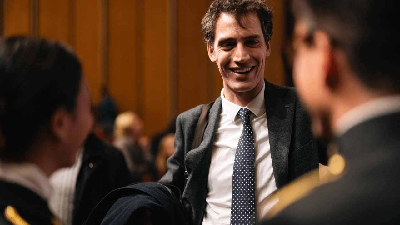 Szef Mistral AI chce podatku od „cyfrowego paliwa”. Czy ten pomysł ma sens?