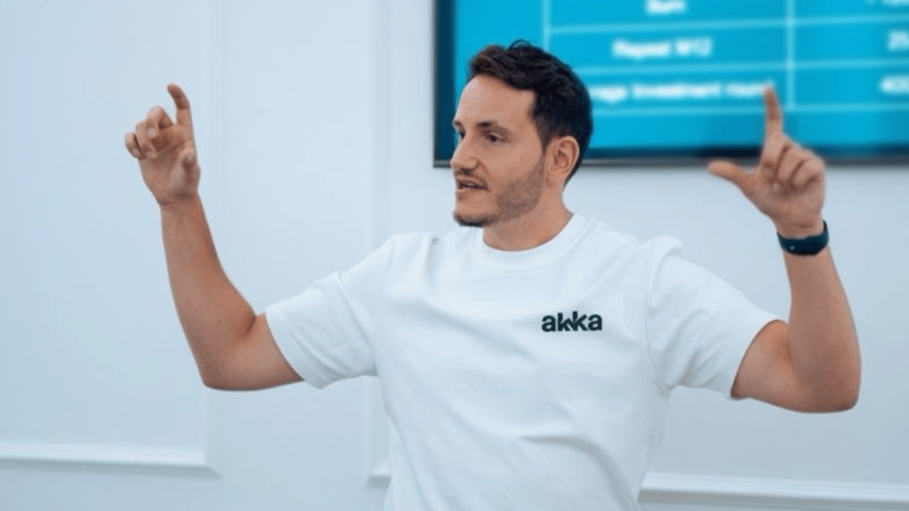 Akka robi exit z Anthropic: 4-krotny zwrot dla inwestorów