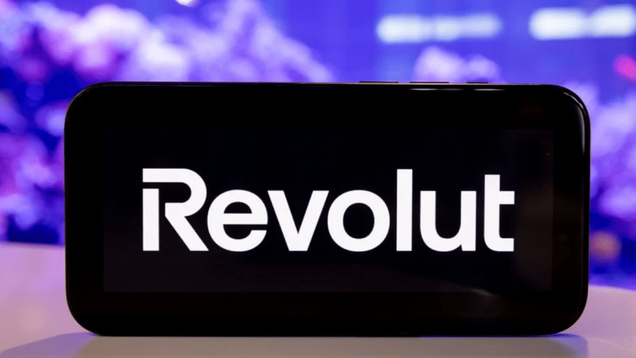 Czy rozwój Revoluta wymyka się skali?